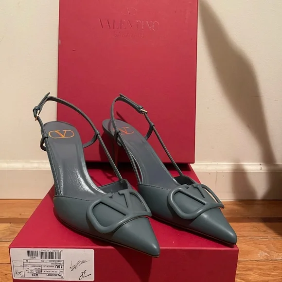 VLogo leather slingback pumps